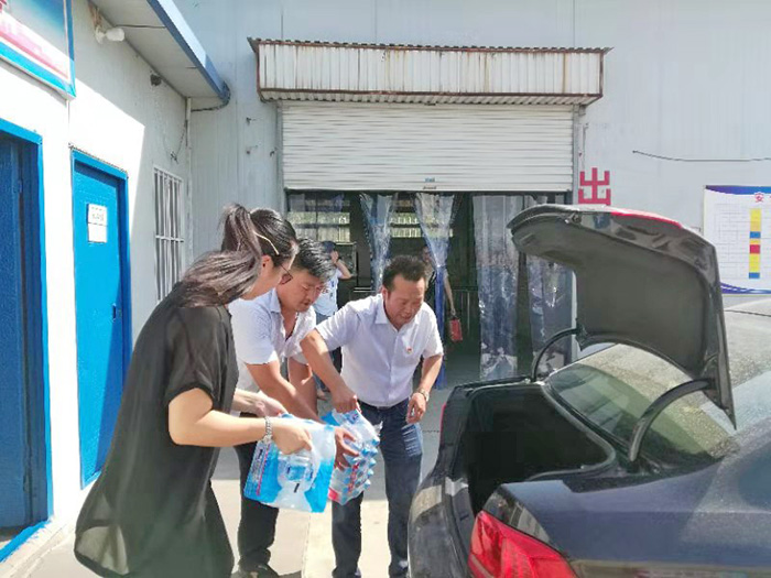交运集团开展夏季送清凉活动